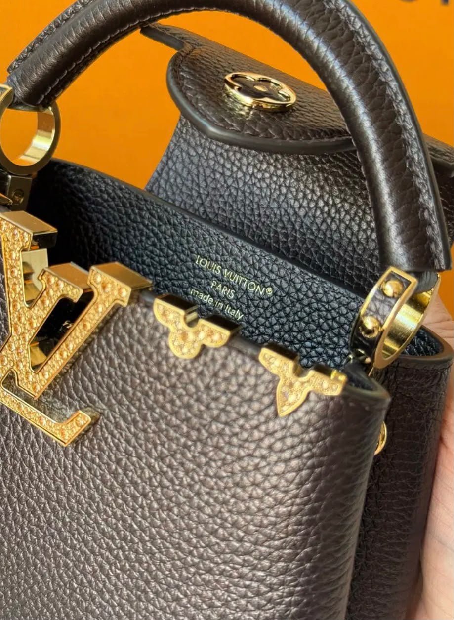 Louis Vuitton Capucines Mini – Burgundy - Image 3